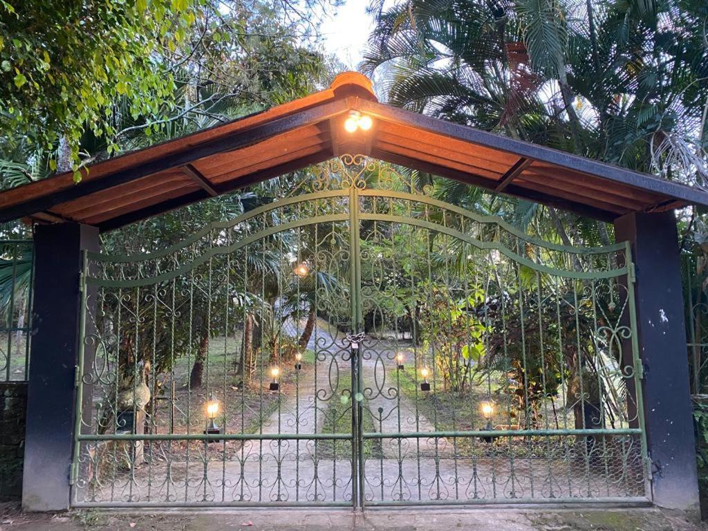 Nanda Parbat Hostal San Rafael Cedros Exterior foto