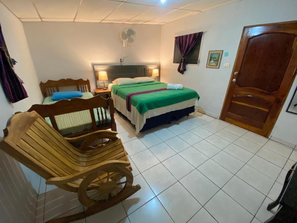 Nanda Parbat Hostal San Rafael Cedros Exterior foto