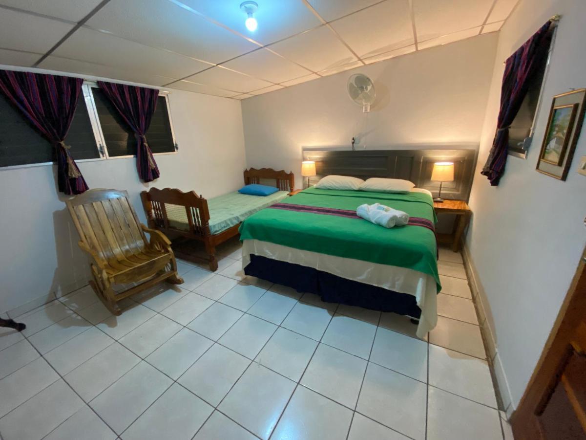 Nanda Parbat Hostal San Rafael Cedros Exterior foto