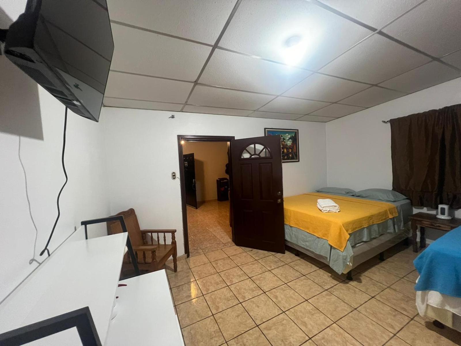 Nanda Parbat Hostal San Rafael Cedros Exterior foto