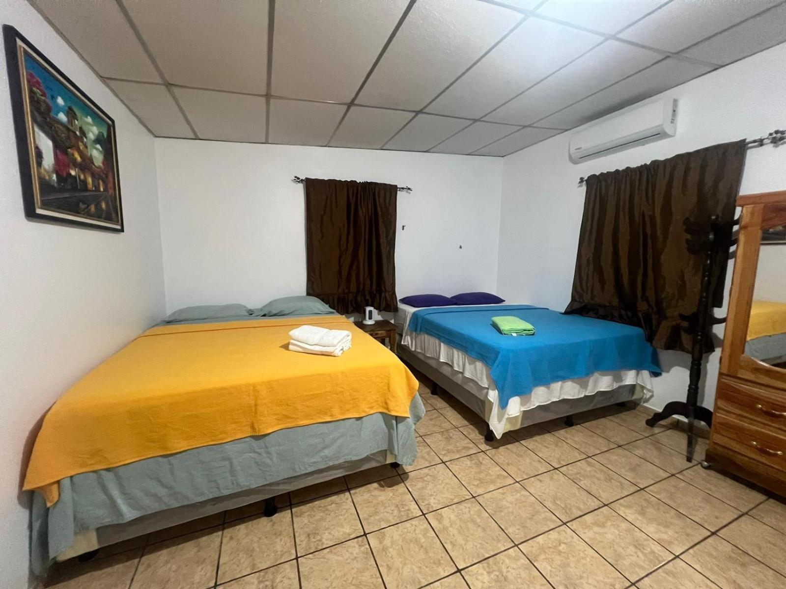 Nanda Parbat Hostal San Rafael Cedros Exterior foto